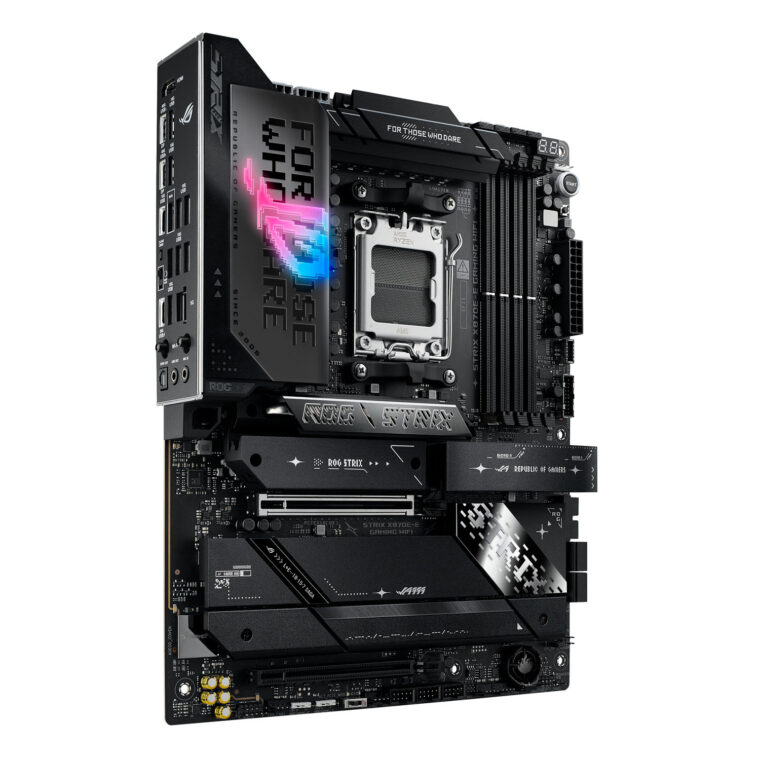 ROG Strix X870E-E Gaming WiFi 0102.jpg